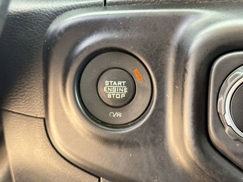 Used 2022 Jeep Gladiator Sport AWD/4WD image 25