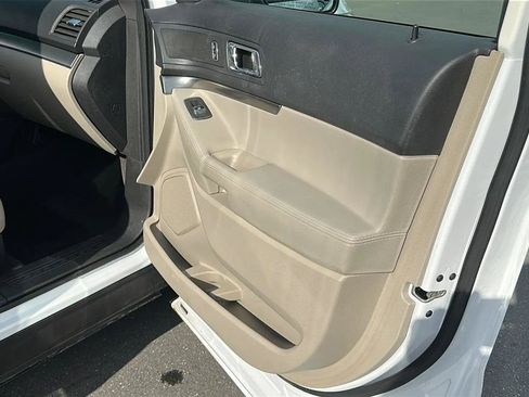 Used 2014 Ford Explorer FWD image 32