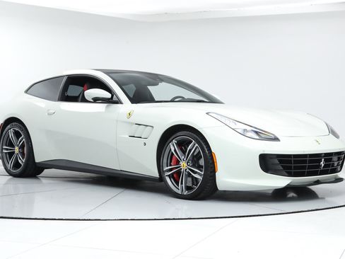 Certified 2020 Ferrari GTC4Lusso image 10