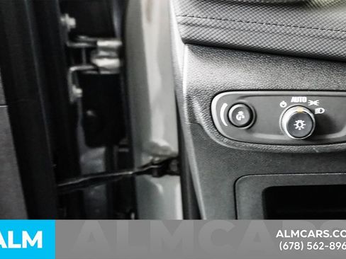Used 2025 Chevrolet TrailBlazer LT FWD image 30