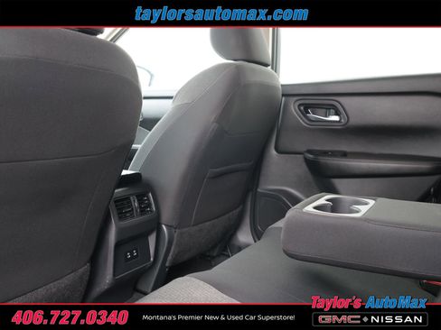 Used 2025 Nissan Rogue SV image 26