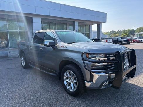 Used 2021 Chevrolet Silverado 1500 LTZ w/ LTZ Premium Package AWD/4WD image 3