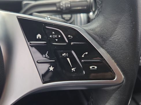 Used 2024 Mercedes-Benz GLB 250 image 23
