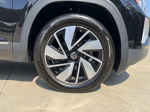 New 2025 Volkswagen Atlas SEL image 8