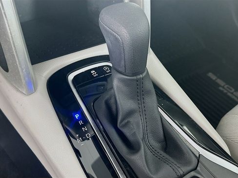 Used 2024 Toyota Corolla Cross L image 24