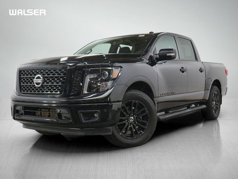 Used 2018 Nissan Titan SV w/ SV Convenience Package AWD/4WD image 1