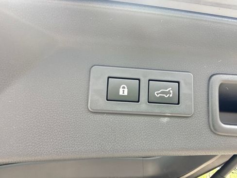 Certified 2025 Subaru Forester Premium AWD/4WD image 10