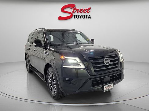 Used 2022 Nissan Armada SL w/ Midnight Edition Package RWD image 5