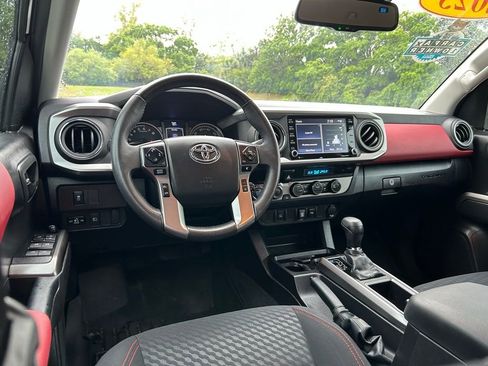 Certified 2023 Toyota Tacoma SR5 AWD/4WD image 12