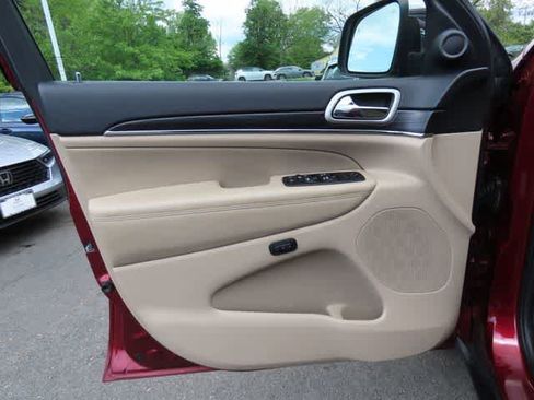 Used 2021 Jeep Grand Cherokee Limited AWD/4WD image 17