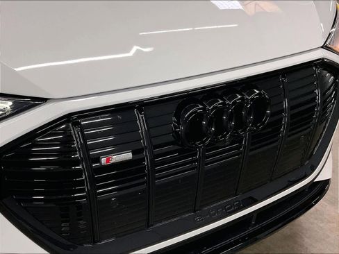 Certified 2023 Audi e-tron Chronos w/ Chronos Package AWD/4WD image 31