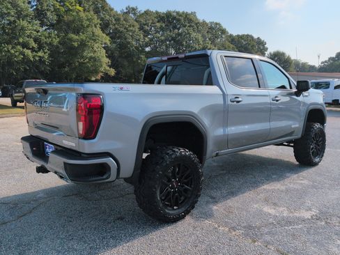 Used 2025 GMC Sierra 1500 Elevation w/ Elevation Premium Package AWD/4WD image 3