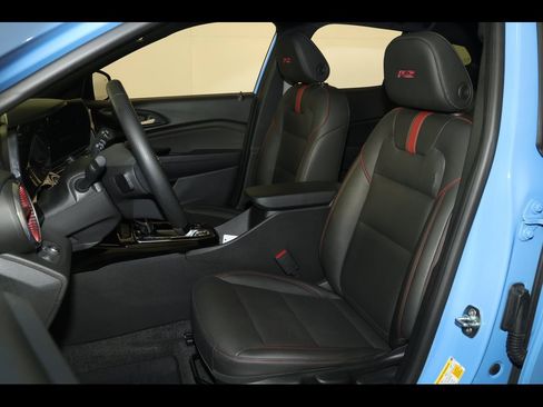 Used 2024 Chevrolet Trax RS w/ Sunroof Package image 20