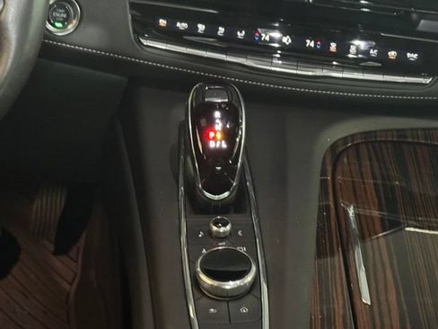 Used 2024 Cadillac Escalade Premium Luxury w/ Performance Package AWD/4WD image 16