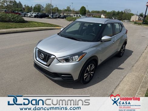 Used 2019 Nissan Kicks SV FWD image 1