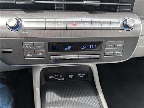 Certified 2024 Hyundai Kona SEL AWD/4WD image 32