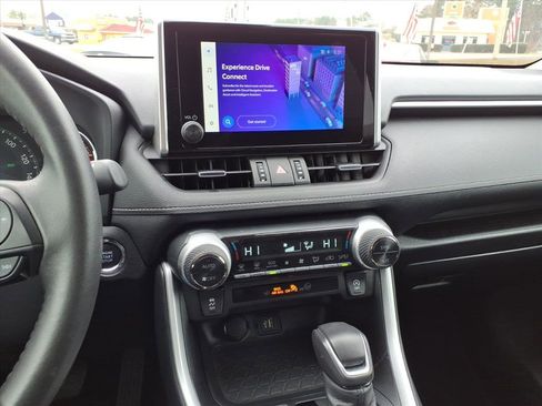 Used 2025 Toyota RAV4 XLE Premium image 8