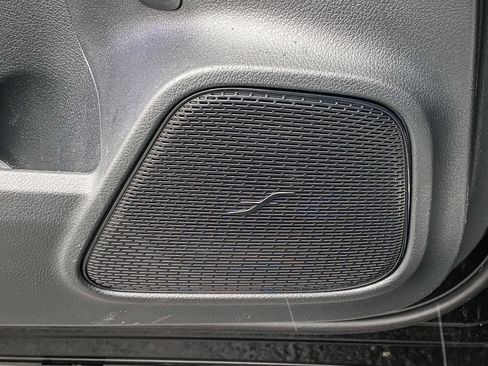 Used 2025 Mercedes-Benz GLB 250 4MATIC image 22