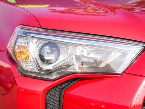 Used 2024 Toyota 4Runner SR5 Premium image 4