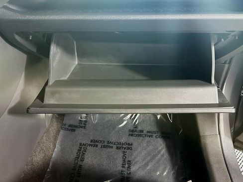 Certified 2025 Toyota RAV4 LE FWD image 31