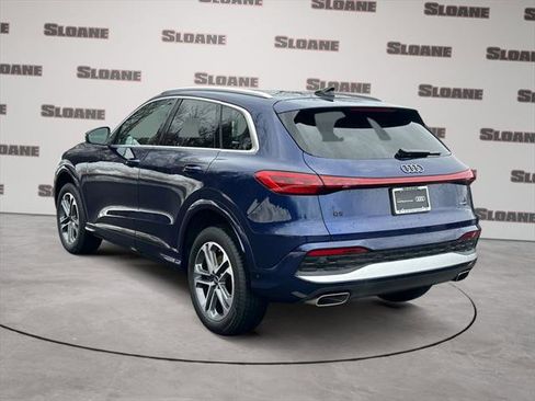 Certified 2025 Audi Q5 Premium w/ Convenience Package image 3