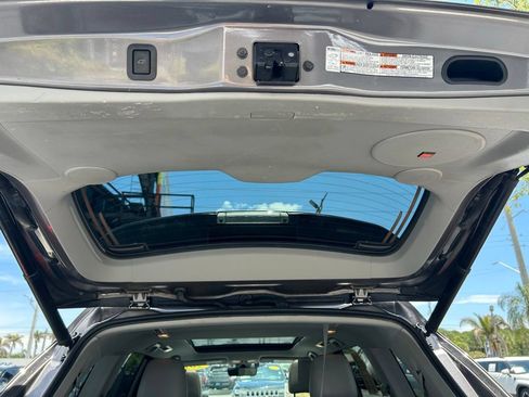 Used 2018 Toyota Highlander Limited Platinum FWD image 54