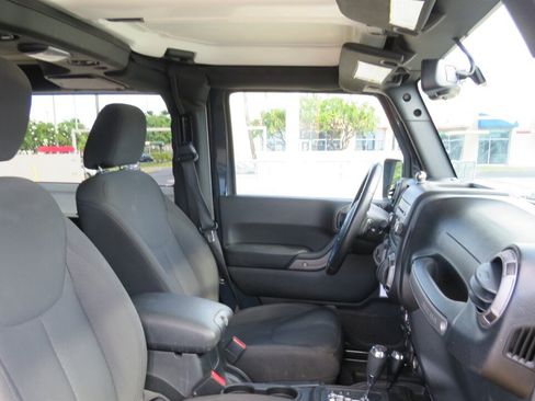 Used 2017 Jeep Wrangler Sport w/ Quick Order Package 24S AWD/4WD image 16