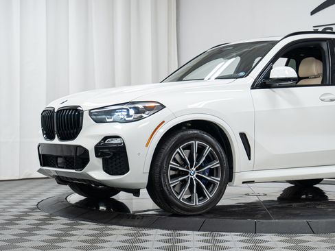Used 2021 BMW X5 M50i AWD/4WD image 25