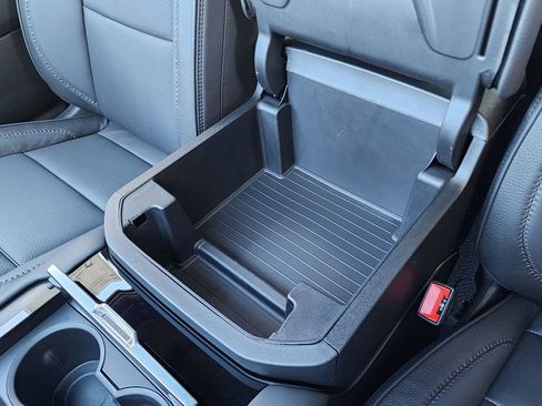 New 2026 GMC Yukon XL Denali w/ Denali Reserve Package image 38