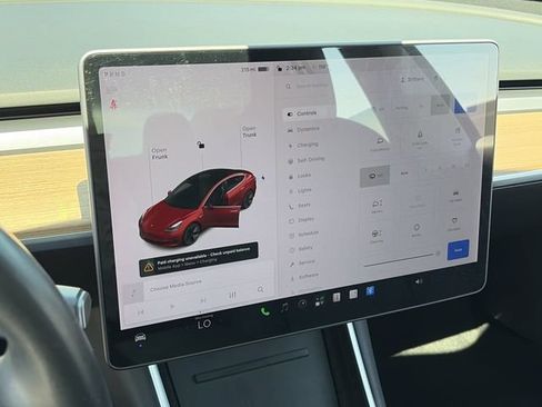 Used 2018 Tesla Model 3 RWD image 25