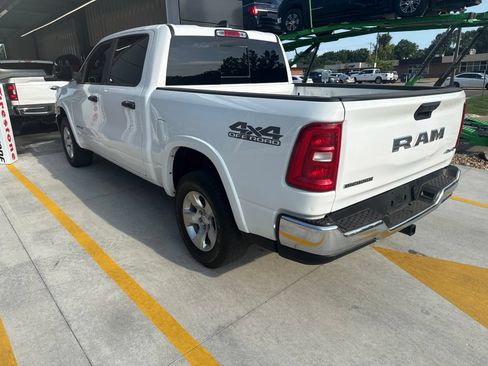 Used 2025 RAM 1500 Big Horn AWD/4WD image 3