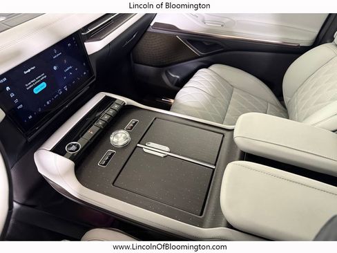 New 2025 Lincoln Navigator L Black Label image 21