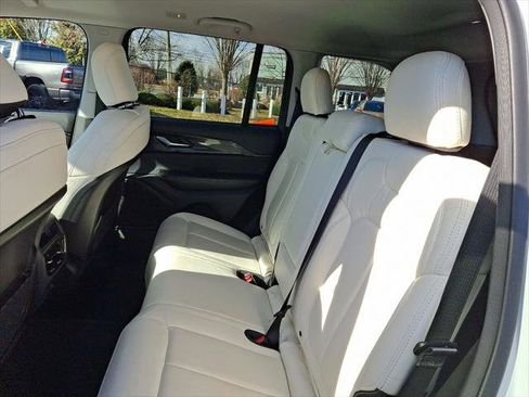 Certified 2023 Jeep Grand Cherokee Laredo image 19