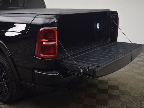 Certified 2025 RAM 1500 Limited image 33