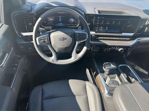 Used 2026 Chevrolet Silverado 1500 LT Trail Boss AWD/4WD image 17