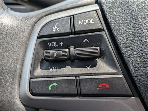 Used 2017 Hyundai Elantra Value Edition FWD image 10