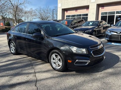 Used 2016 Chevrolet Cruze LT w/ Technology Package image 3
