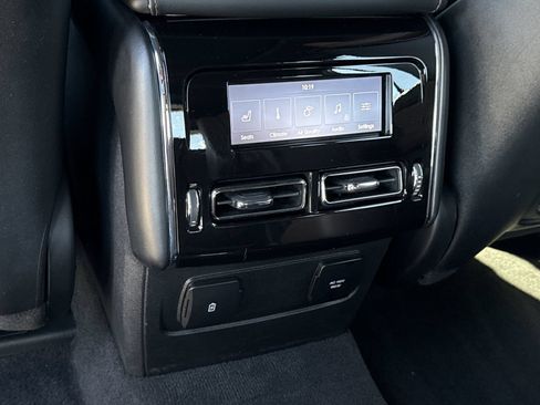 Used 2023 Lincoln Aviator Grand Touring w/ Elements Package Plus AWD/4WD image 3