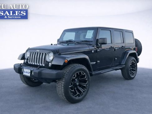 Used 2018 Jeep Wrangler Unlimited Sahara w/ Connectivity Group image 3