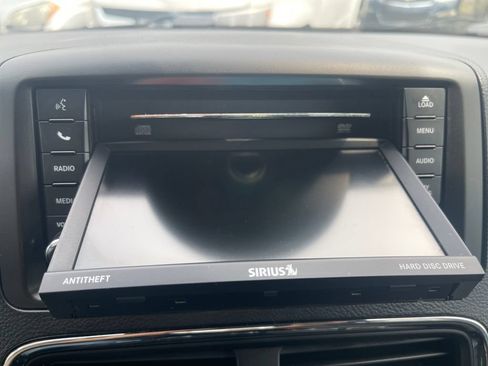 Used 2018 Dodge Grand Caravan SE FWD image 35