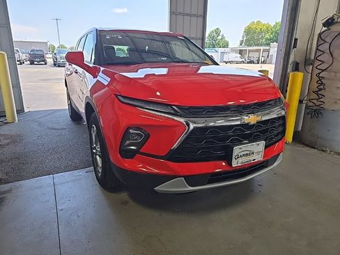 Used 2025 Chevrolet Blazer LT AWD/4WD image 1