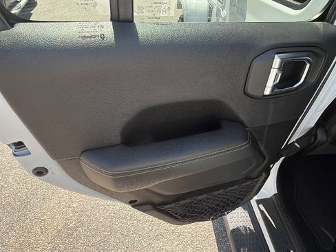 Used 2023 Jeep Wrangler Sahara w/ Cold Weather Group image 21