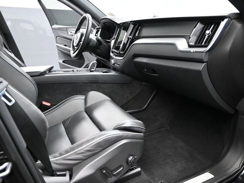 Used 2021 Volvo XC60 T8 R-Design w/ Advanced Package image 23