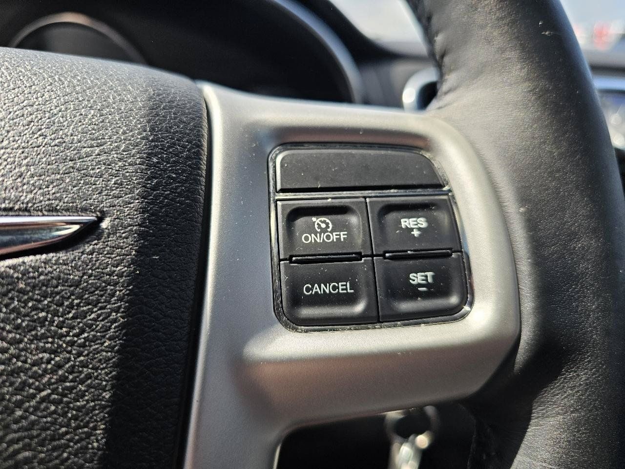 Used 2013 Chrysler 200 Touring w/ S Exterior Appearance Pkg FWD image 10