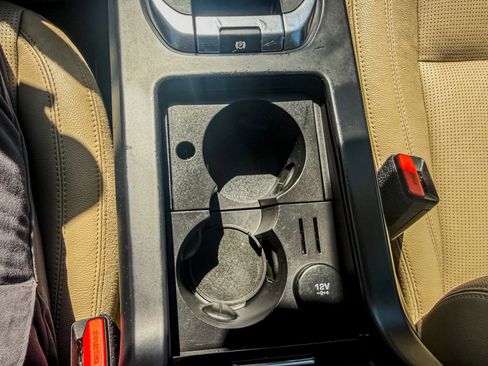 Used 2019 Land Rover Discovery Sport HSE AWD/4WD image 24