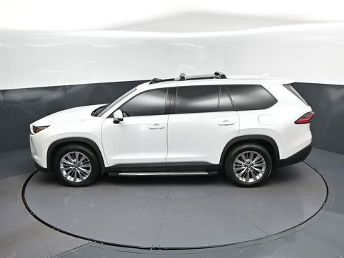 Used 2025 Toyota Grand Highlander AWD image 33