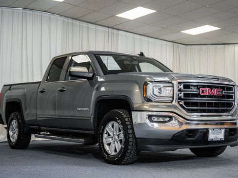 Used 2017 GMC Sierra 1500 SLE w/ SLE Value Package image 1