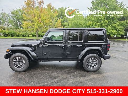 Used 2025 Jeep Wrangler Unlimited Sahara AWD/4WD image 1