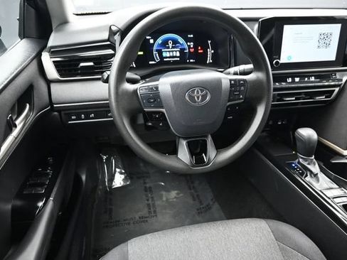 Used 2025 Toyota Camry LE FWD image 13