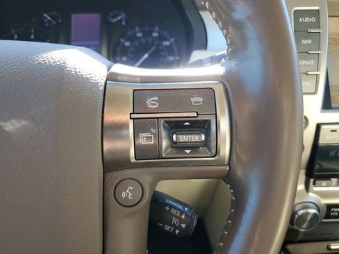 Used 2018 Lexus GX 460 image 28